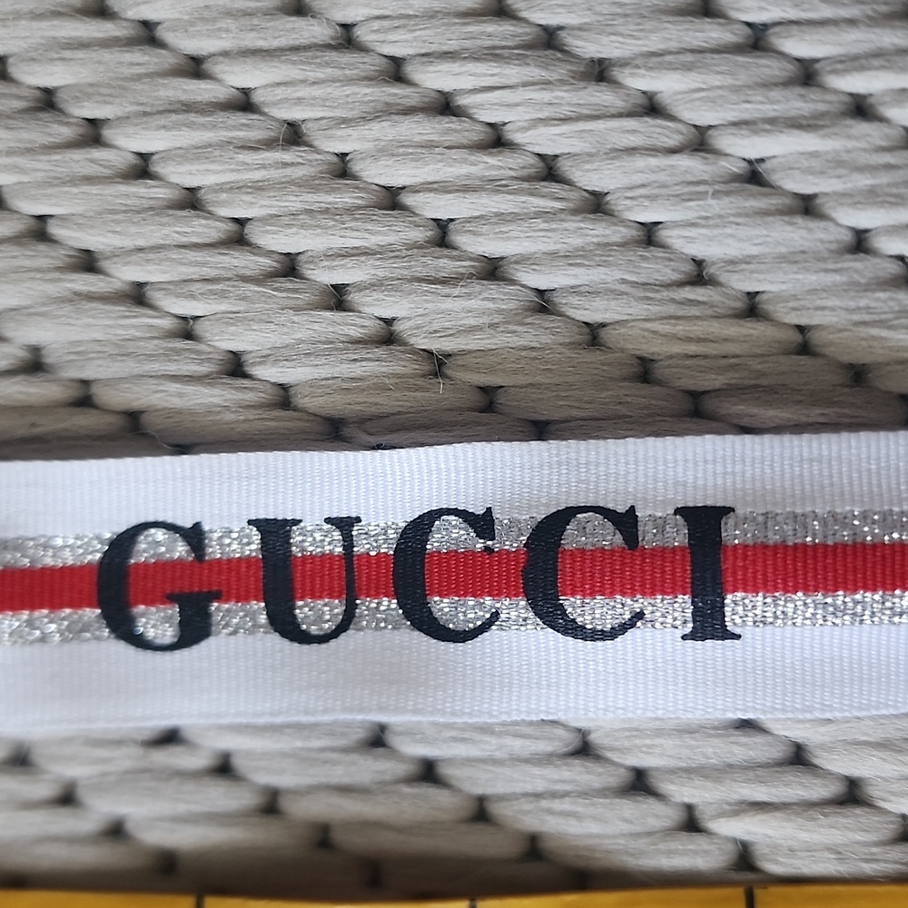 Authentic Gucci Ribbon - Picture 4 of 8